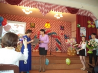 reg-school.ru/tula/yasnogorsk/sosh2/News2015/20150526_Posled_zvonok_03.JPG